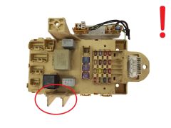 Zekeringenkast Toyota 82730-0D040 20831